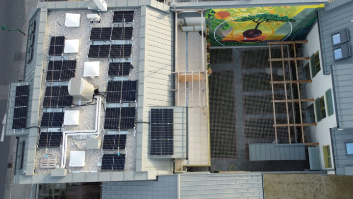 Photovoltaikanlage auf Dach bei Projekt Maria Enzersdorf